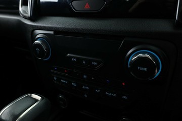 https://vehicle-cdn.autoleague.cloud/30675_61038657_27.jpg