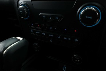 https://vehicle-cdn.autoleague.cloud/30675_61038657_28.jpg