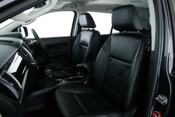 https://vehicle-cdn.autoleague.cloud/30675_61038657_33.jpg