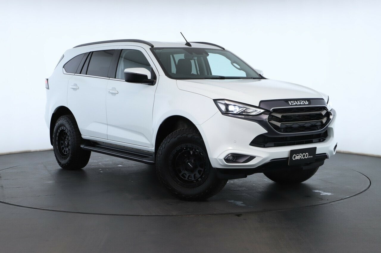 Isuzu Mu-x image 1