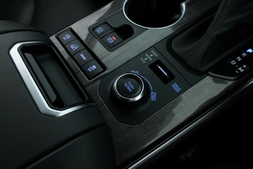 https://vehicle-cdn.autoleague.cloud/30675_61038665_31.jpg
