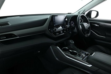 https://vehicle-cdn.autoleague.cloud/30675_61038665_34.jpg
