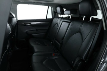 https://vehicle-cdn.autoleague.cloud/30675_61038665_35.jpg