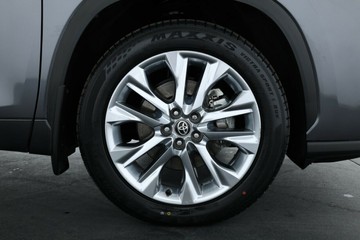 https://vehicle-cdn.autoleague.cloud/30675_61038665_4.jpg