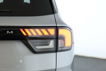 https://vehicle-cdn.autoleague.cloud/30675_61038666_15.jpg