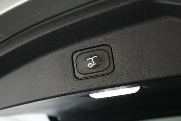 https://vehicle-cdn.autoleague.cloud/30675_61038666_17.jpg