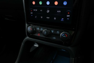 https://vehicle-cdn.autoleague.cloud/30675_61038666_27.jpg