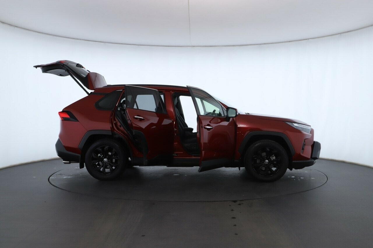 Toyota Rav4 image 2