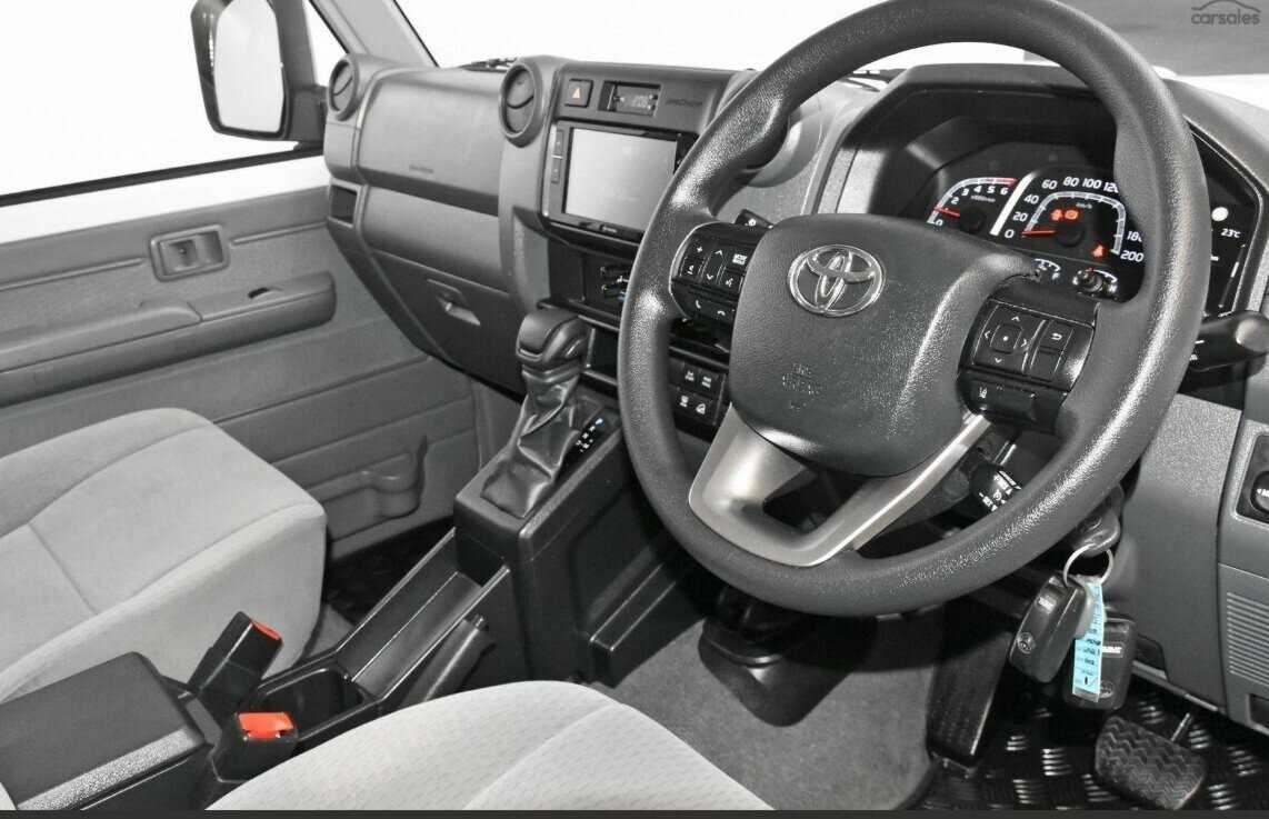 Toyota Landcruiser image 3