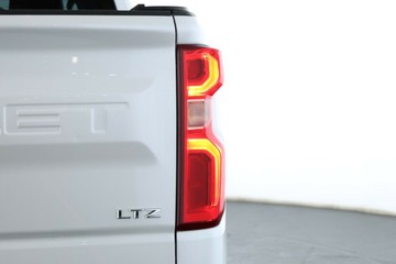 https://vehicle-cdn.autoleague.cloud/30675_61038725_15.jpg