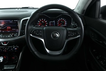 https://vehicle-cdn.autoleague.cloud/30675_61038756_13.jpg