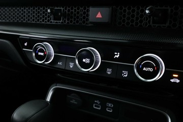 https://vehicle-cdn.autoleague.cloud/30675_61038770_28.jpg