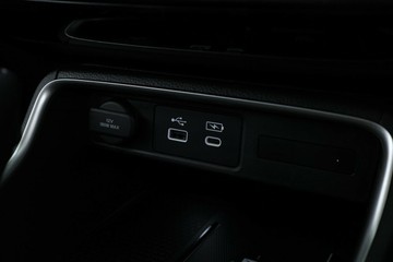 https://vehicle-cdn.autoleague.cloud/30675_61038770_29.jpg