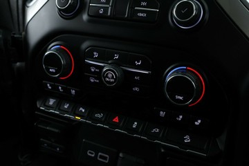 https://vehicle-cdn.autoleague.cloud/30675_61038786_30.jpg