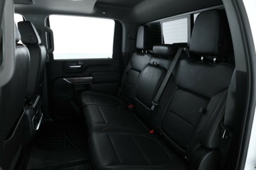 https://vehicle-cdn.autoleague.cloud/30675_61038786_35.jpg