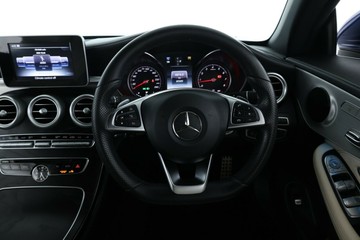 https://vehicle-cdn.autoleague.cloud/30675_61038805_22.jpg
