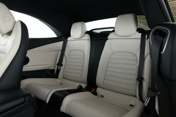 https://vehicle-cdn.autoleague.cloud/30675_61038805_34.jpg