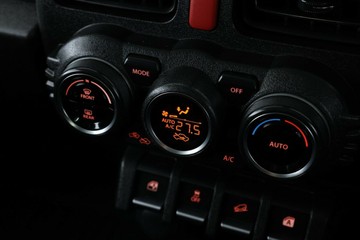 https://vehicle-cdn.autoleague.cloud/30675_61038806_26.jpg
