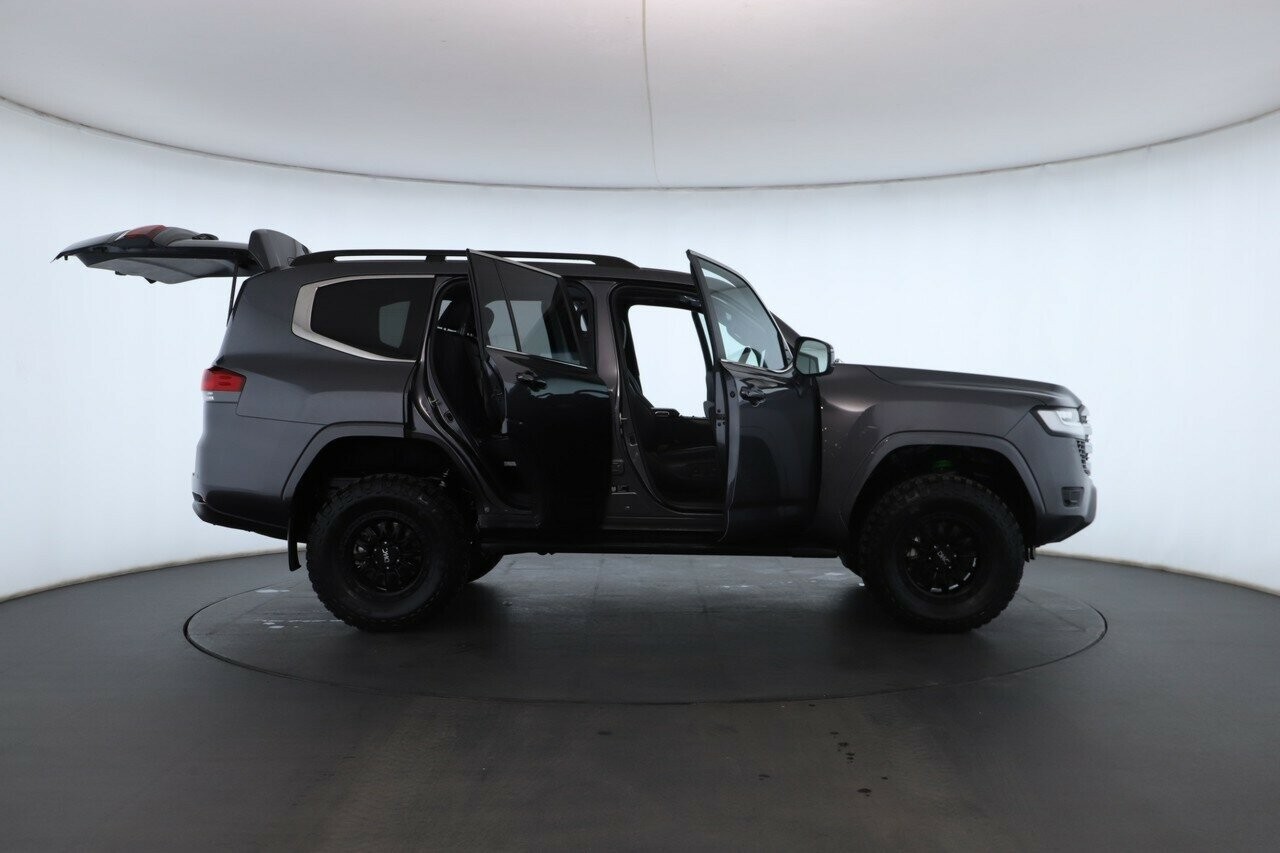 Toyota Landcruiser image 3