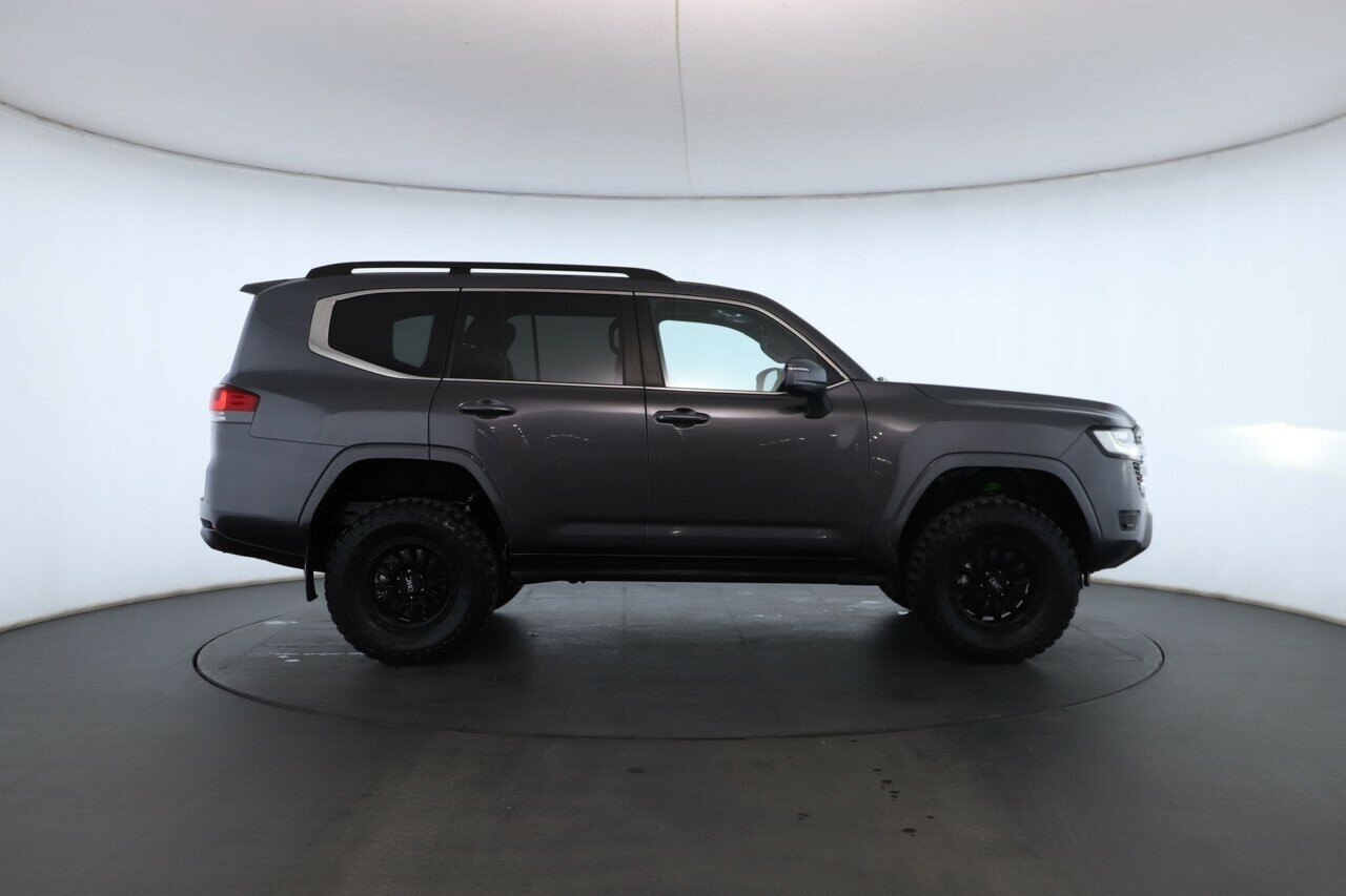 Toyota Landcruiser image 4