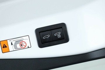 https://vehicle-cdn.autoleague.cloud/30675_61038886_16.jpg