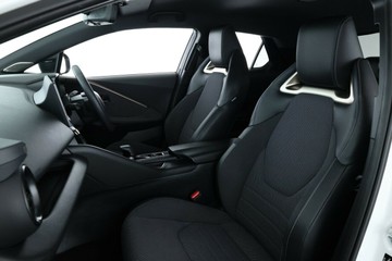 https://vehicle-cdn.autoleague.cloud/30675_61038886_34.jpg
