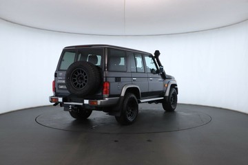 https://vehicle-cdn.autoleague.cloud/30675_61038923_17.jpg