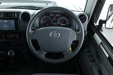 https://vehicle-cdn.autoleague.cloud/30675_61038923_21.jpg