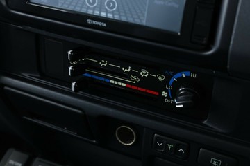 https://vehicle-cdn.autoleague.cloud/30675_61038923_26.jpg