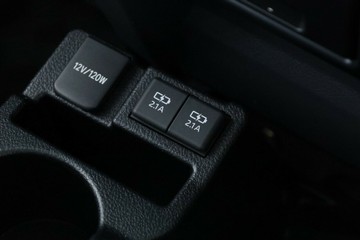 https://vehicle-cdn.autoleague.cloud/30675_61038923_29.jpg
