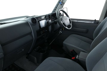 https://vehicle-cdn.autoleague.cloud/30675_61038923_33.jpg