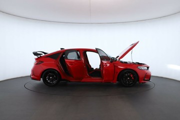 https://vehicle-cdn.autoleague.cloud/30675_61038944_2.jpg