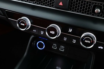 https://vehicle-cdn.autoleague.cloud/30675_61038944_24.jpg