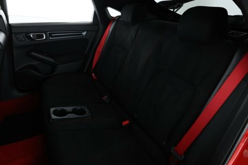 https://vehicle-cdn.autoleague.cloud/30675_61038944_35.jpg