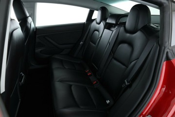 https://vehicle-cdn.autoleague.cloud/30675_61038978_32.jpg