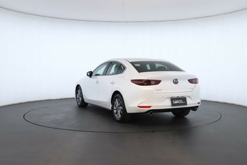 https://vehicle-cdn.autoleague.cloud/30675_61038985_13.jpg