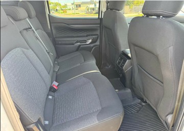 https://vehicle-cdn.autoleague.cloud/30675_61039033_8.jpg