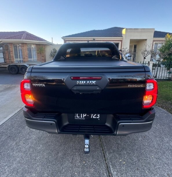 Toyota Hilux image 3