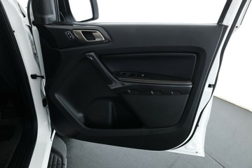 https://vehicle-cdn.autoleague.cloud/30675_61039131_18.jpg