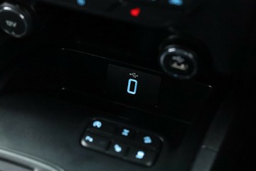 https://vehicle-cdn.autoleague.cloud/30675_61039131_28.jpg