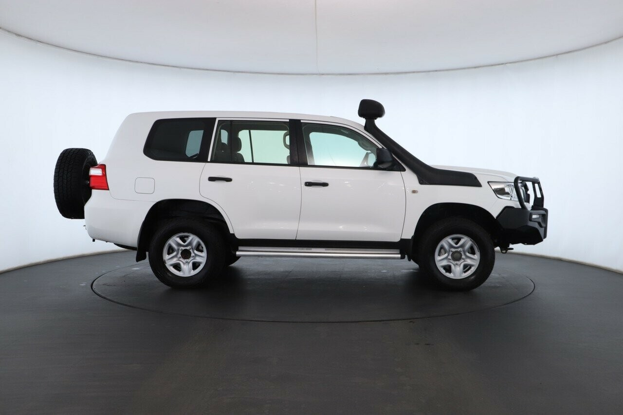 Toyota Landcruiser image 3