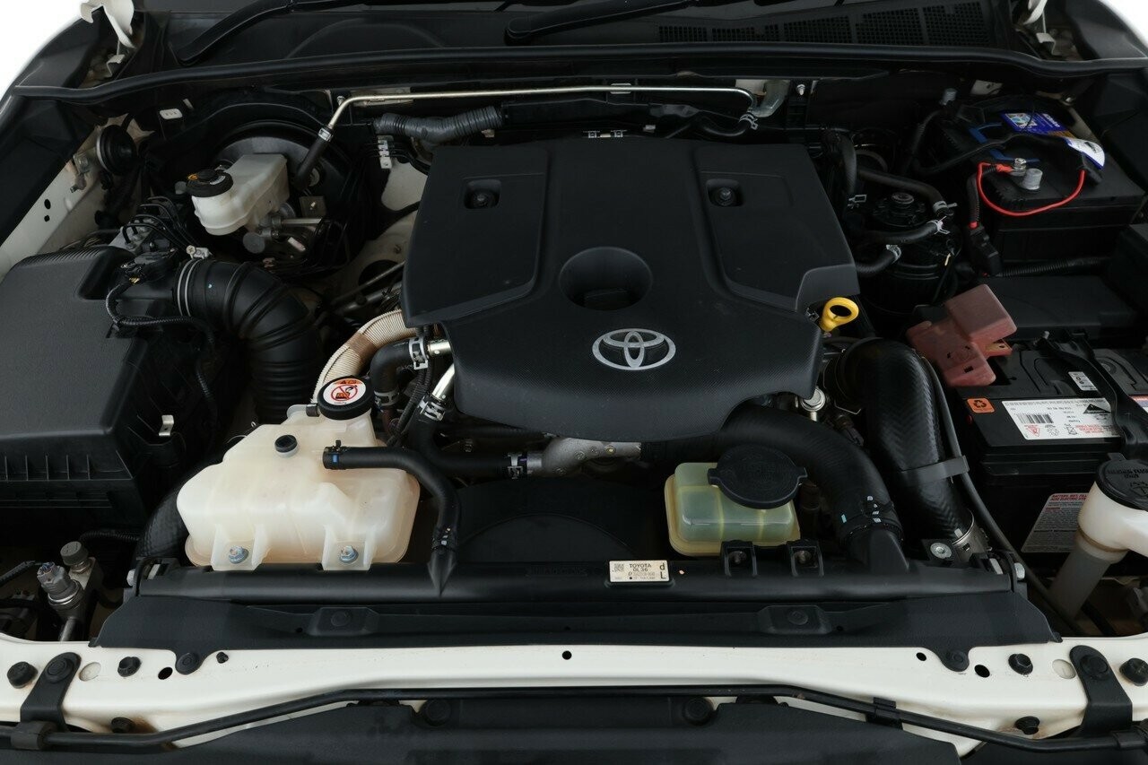 Toyota Hilux image 4