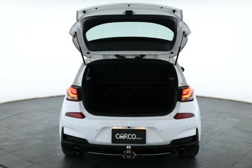 https://vehicle-cdn.autoleague.cloud/30675_61039254_16.jpg