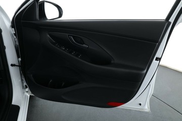 https://vehicle-cdn.autoleague.cloud/30675_61039254_18.jpg