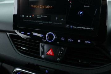 https://vehicle-cdn.autoleague.cloud/30675_61039254_26.jpg