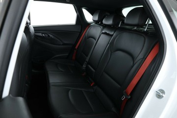 https://vehicle-cdn.autoleague.cloud/30675_61039254_33.jpg