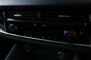 https://vehicle-cdn.autoleague.cloud/30675_61039286_27.jpg