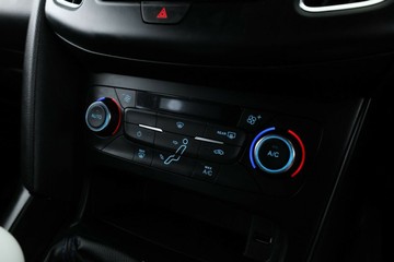 https://vehicle-cdn.autoleague.cloud/30675_61039301_26.jpg