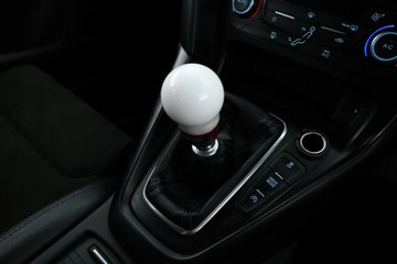 https://vehicle-cdn.autoleague.cloud/30675_61039301_27.jpg