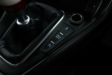 https://vehicle-cdn.autoleague.cloud/30675_61039301_28.jpg
